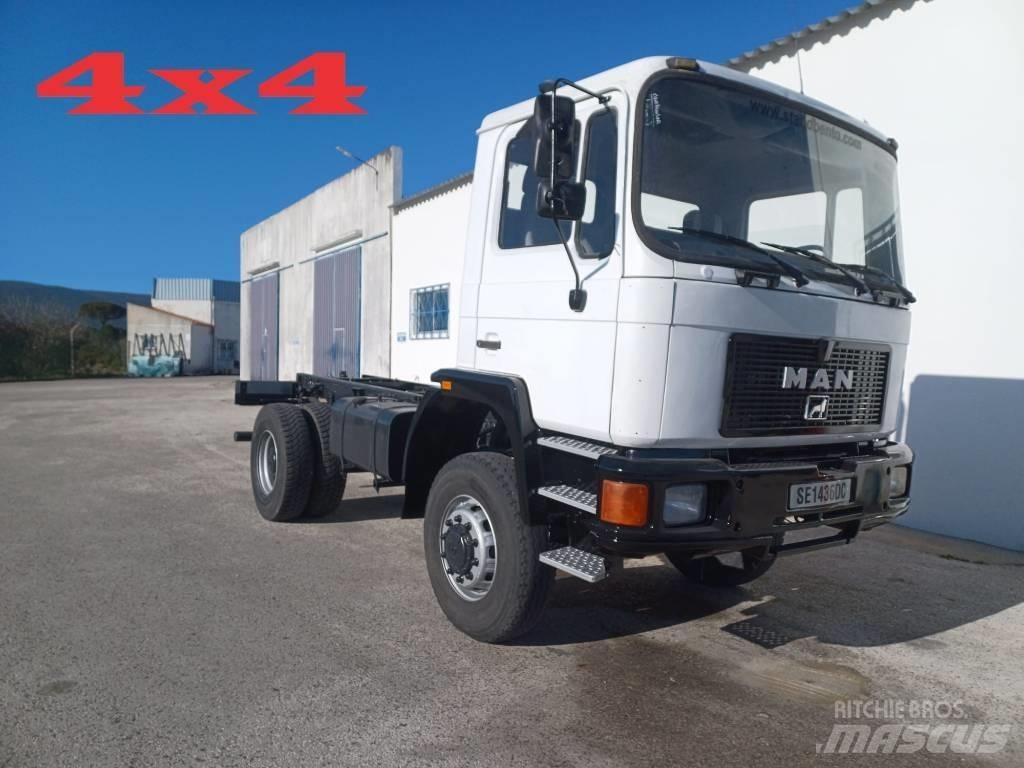 MAN 18.232 AF 4X4 Nákladní vozidlo bez nástavby