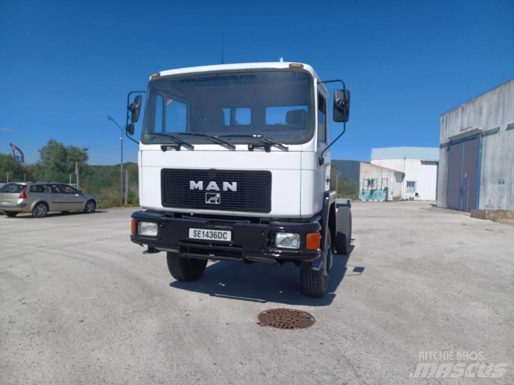 MAN 18.232 AF 4X4 Nákladní vozidlo bez nástavby