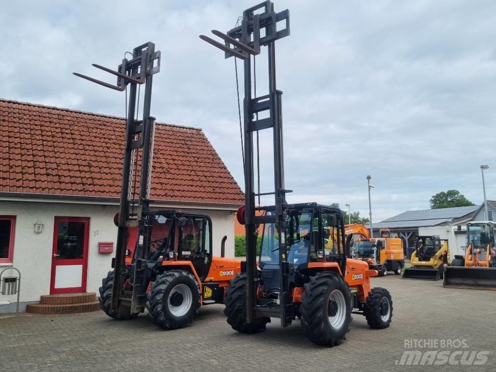 JCB 930-4 Terénní vysokozdvižné vozíky