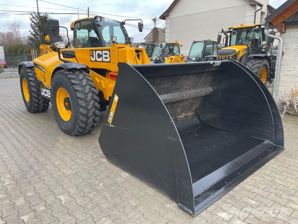 JCB 560-80 AGRI PLUS Teleskopické manipulátory