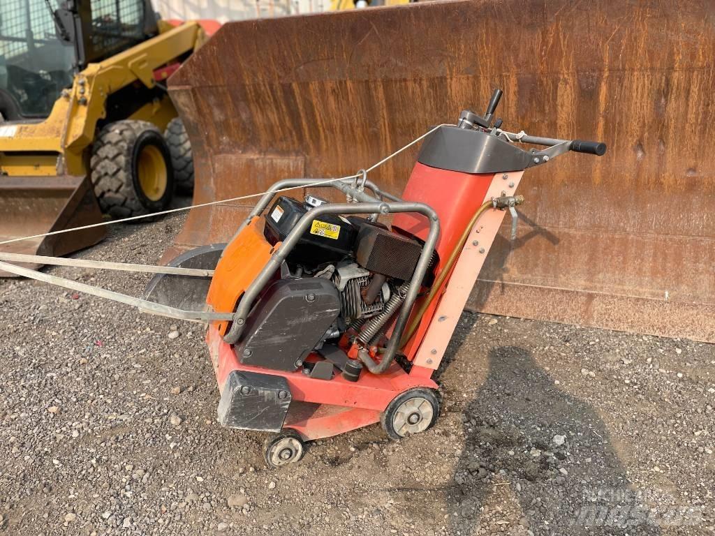 Husqvarna FS413 Stavební míchačky