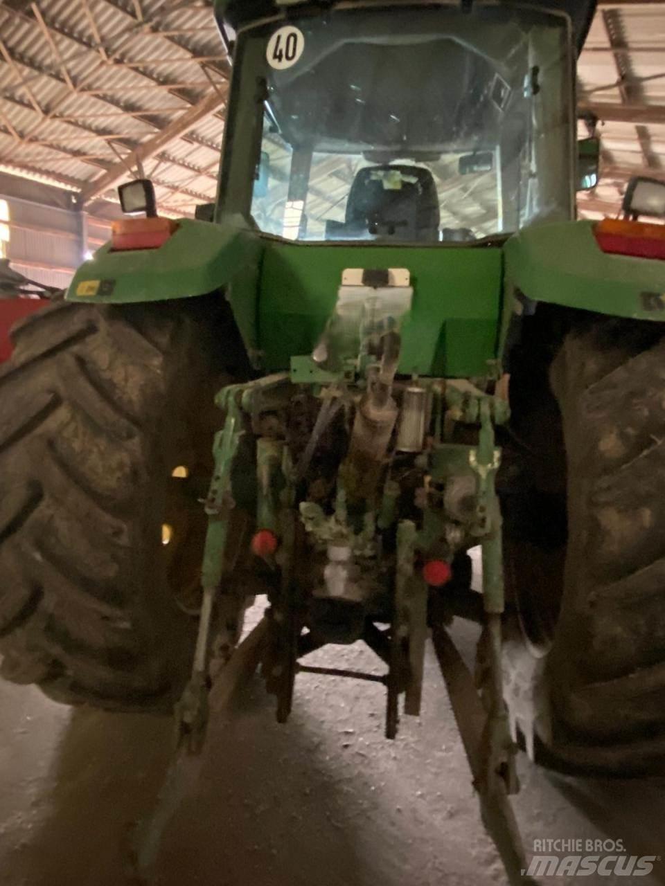 John Deere 8200 Traktory