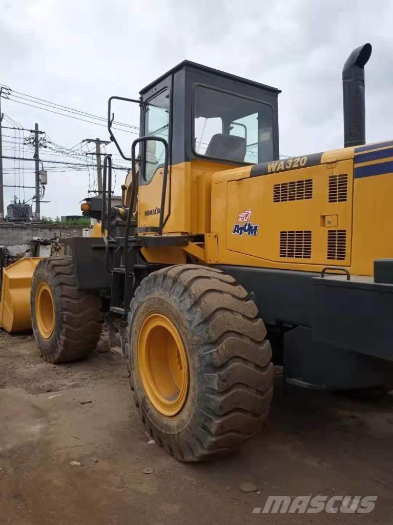 Komatsu WA 320-3 Kolové nakladače