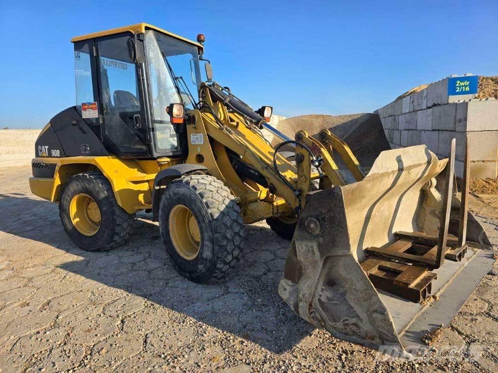CAT 908 Kolové nakladače