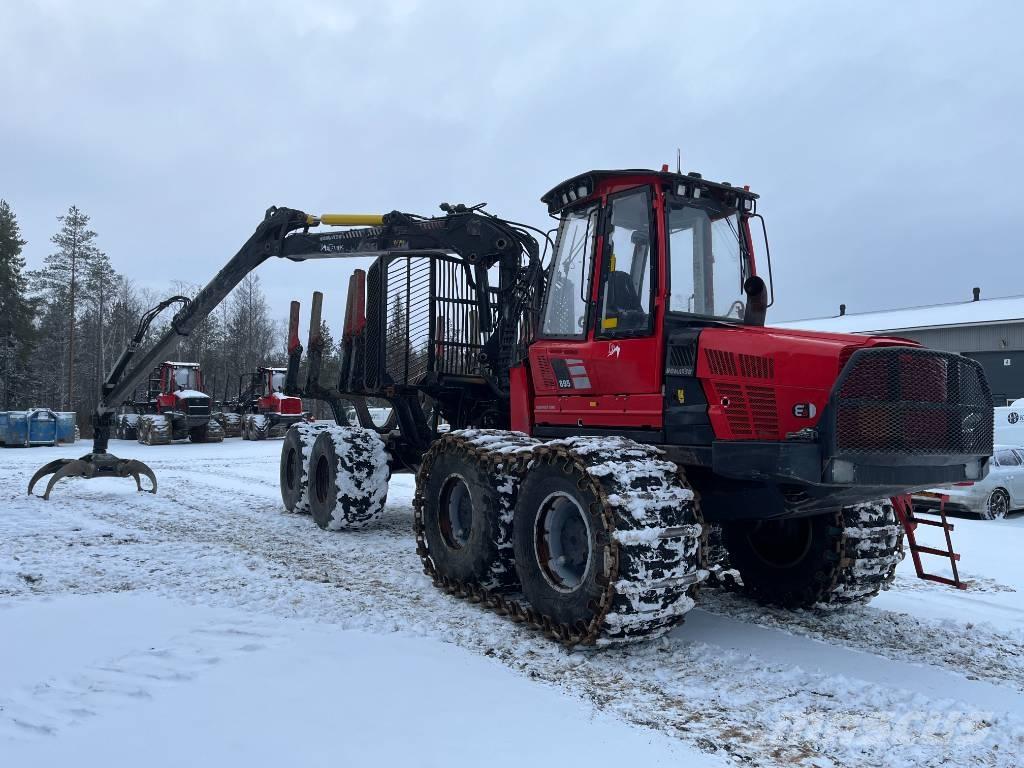 Komatsu 895 Vyvážecí traktory