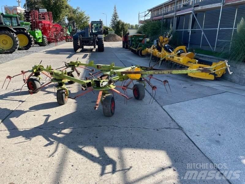 CLAAS 740 S Obraceče a shrabovače sena