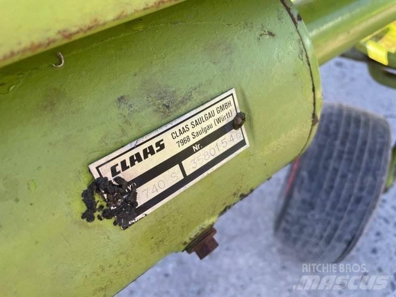 CLAAS 740 S Obraceče a shrabovače sena