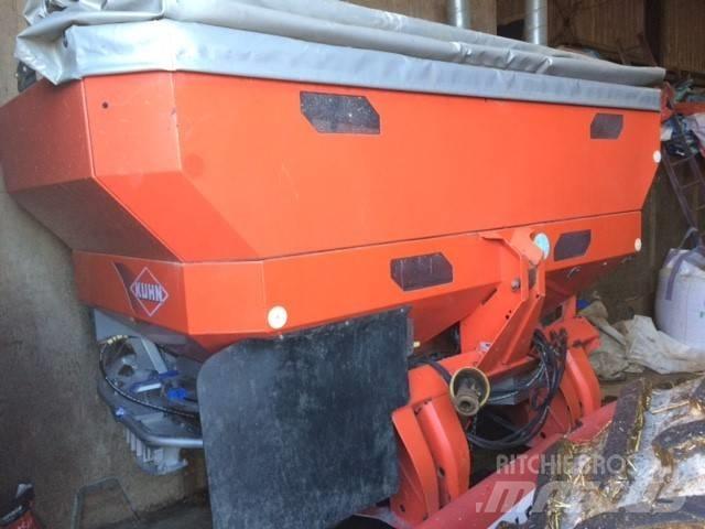 Kuhn Axis 30.1D Rozmetadlo minerálních hnojiv