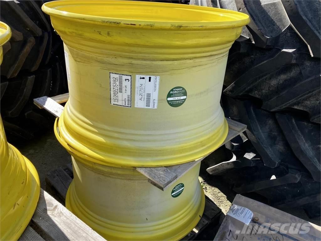 John Deere 23x38 Pneumatiky, kola a ráfky