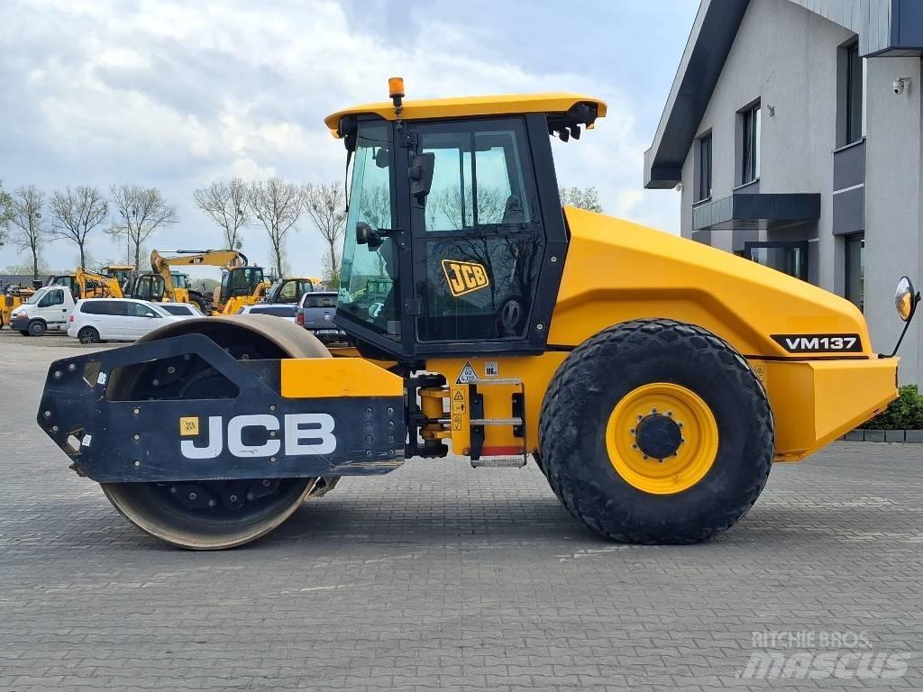 JCB VM 137 Tahačové válce
