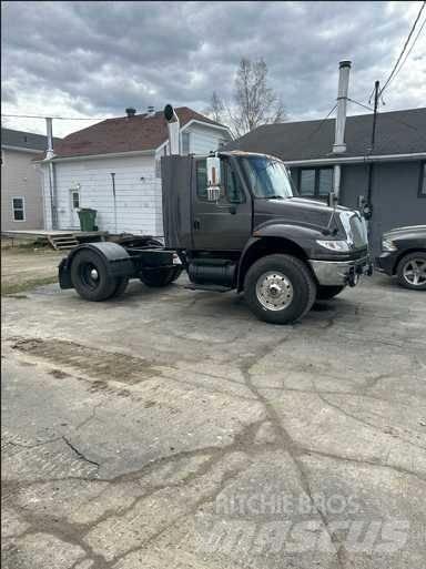 International 4400 Tahače