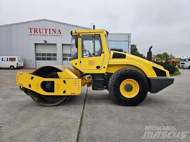 Bomag BW 213 D H-4 Tahačové válce