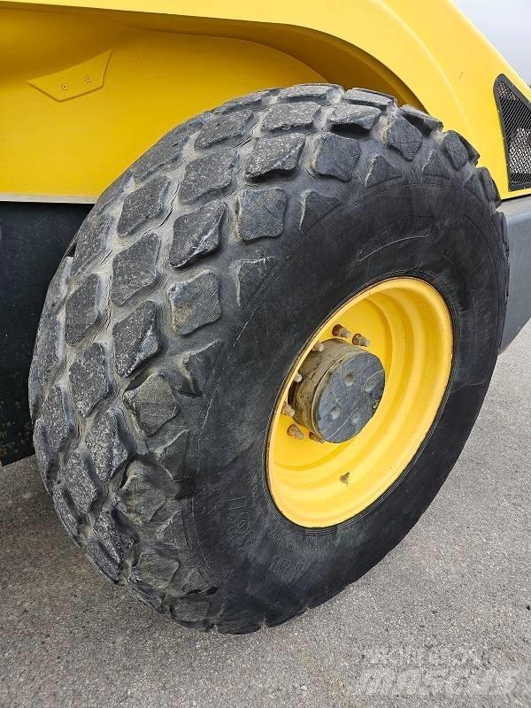 Bomag BW 213 D H-4 Tahačové válce