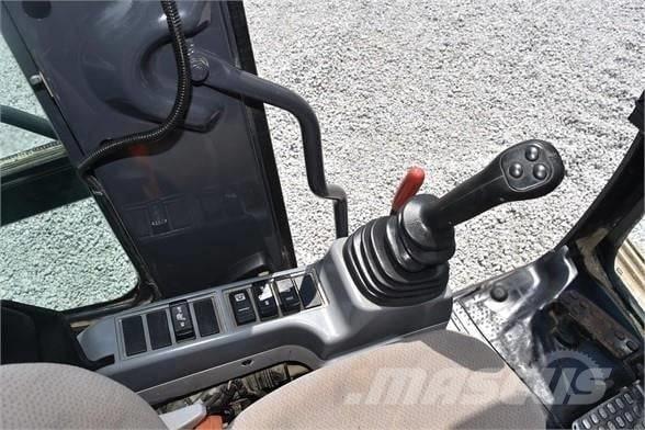 Hitachi ZX 135 Pásová rýpadla
