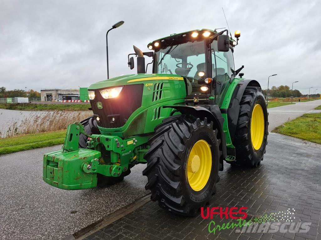 John Deere 6215 R Traktory