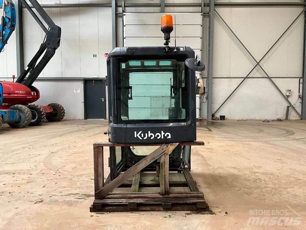 Kubota U 48-4 / U 55-4 Kabiny a interiér