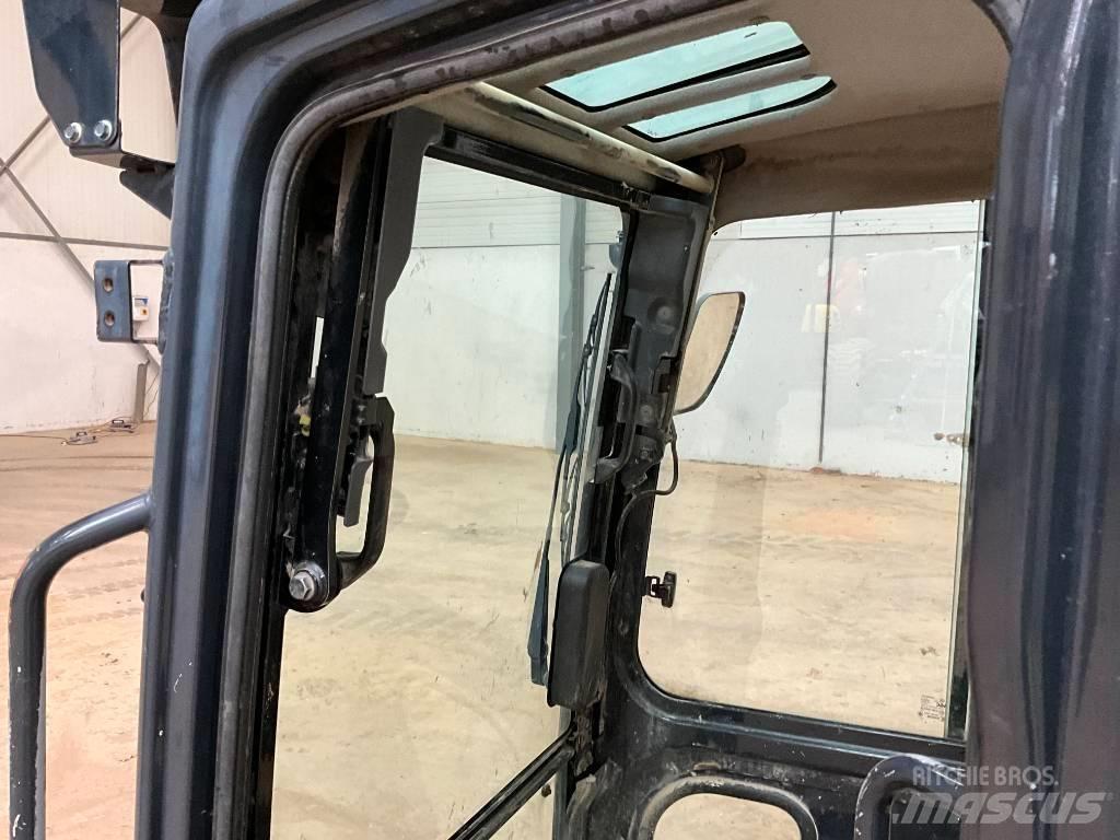 Kubota U 48-4 / U 55-4 Kabiny a interiér