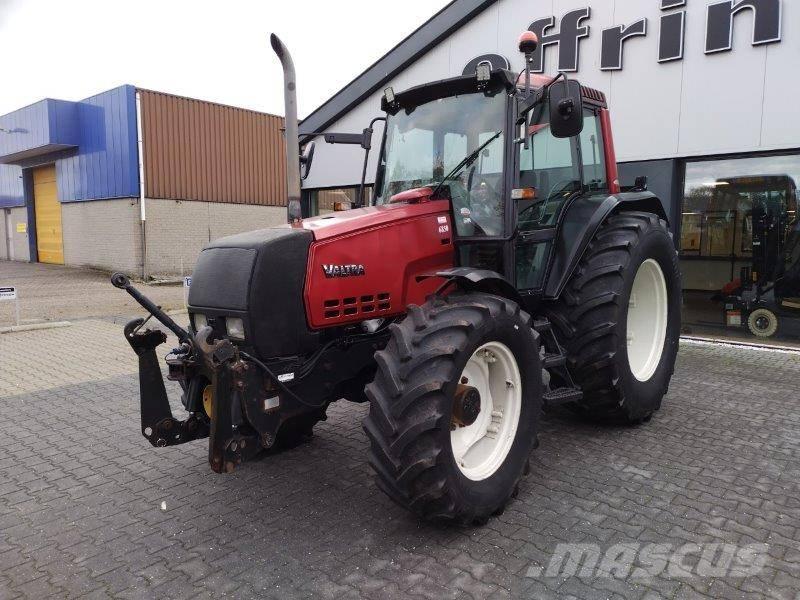 Valtra 6850 Traktory