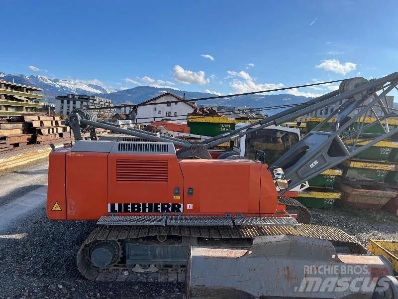 Liebherr HS 833 HD Pásové jeřáby