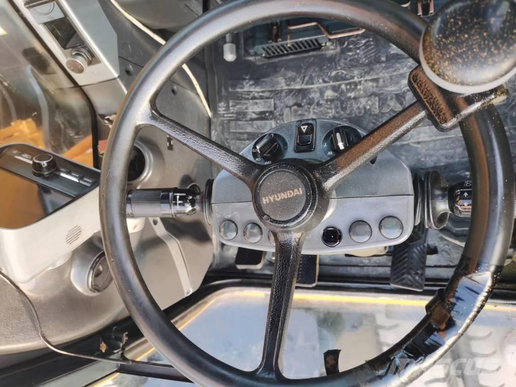 Hyundai R210W-7 Kolová rýpadla