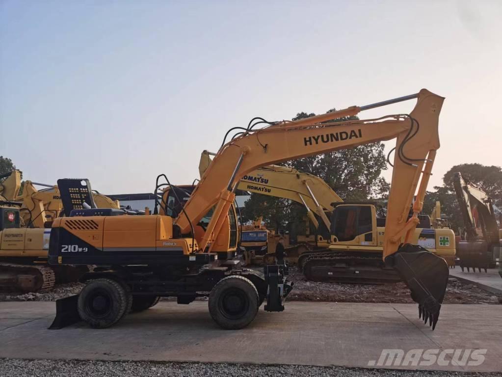 Hyundai R210W-7 Kolová rýpadla