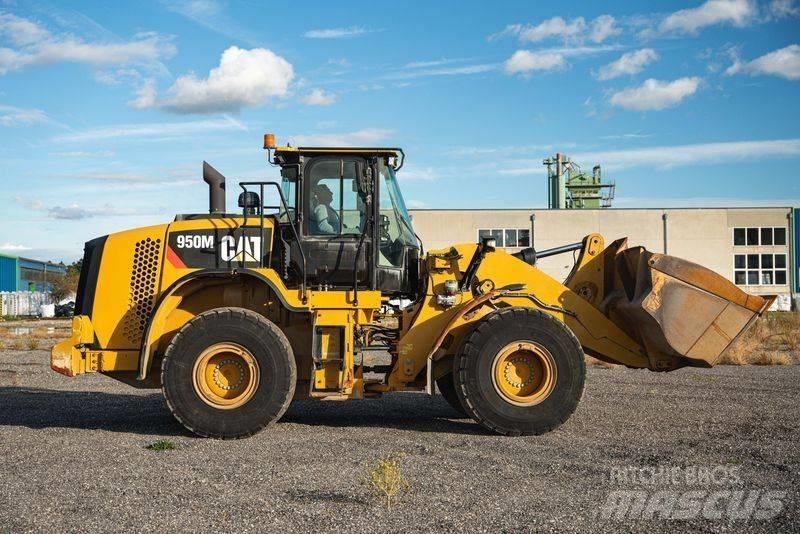 CAT 950M Kolové nakladače
