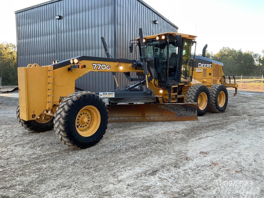 John Deere 770 G Grejdry