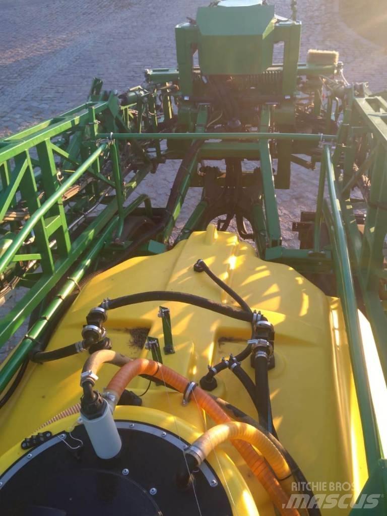 John Deere R944i Tažené postřikovače