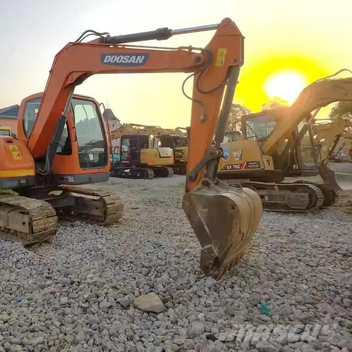 Doosan DX85-9C Pásová rýpadla