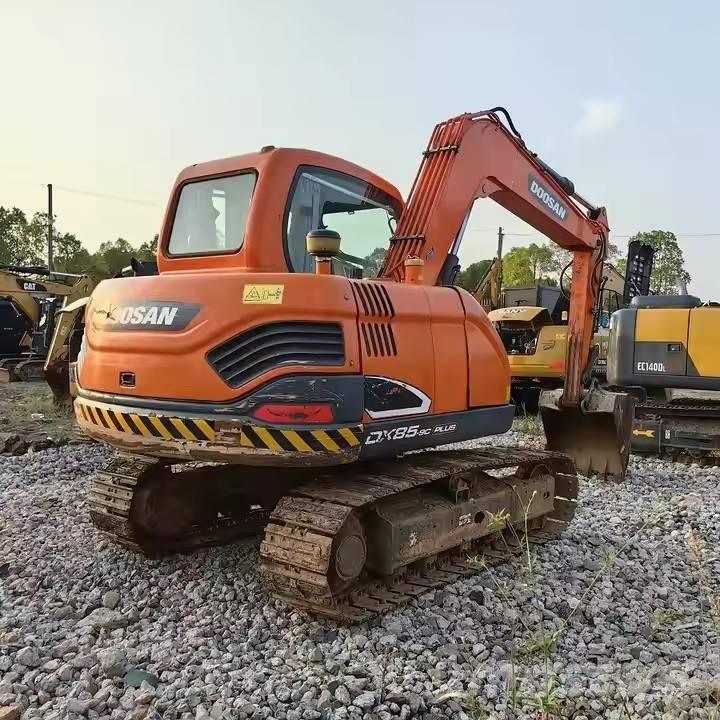 Doosan DX85-9C Pásová rýpadla