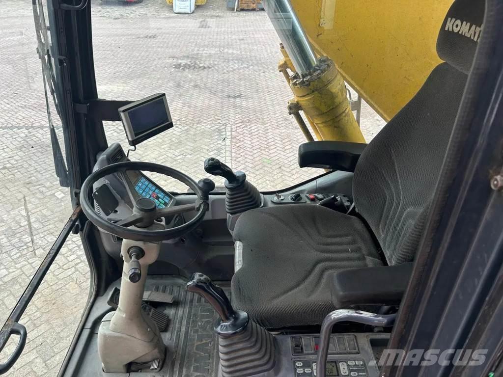 Komatsu PW200 Kolová rýpadla