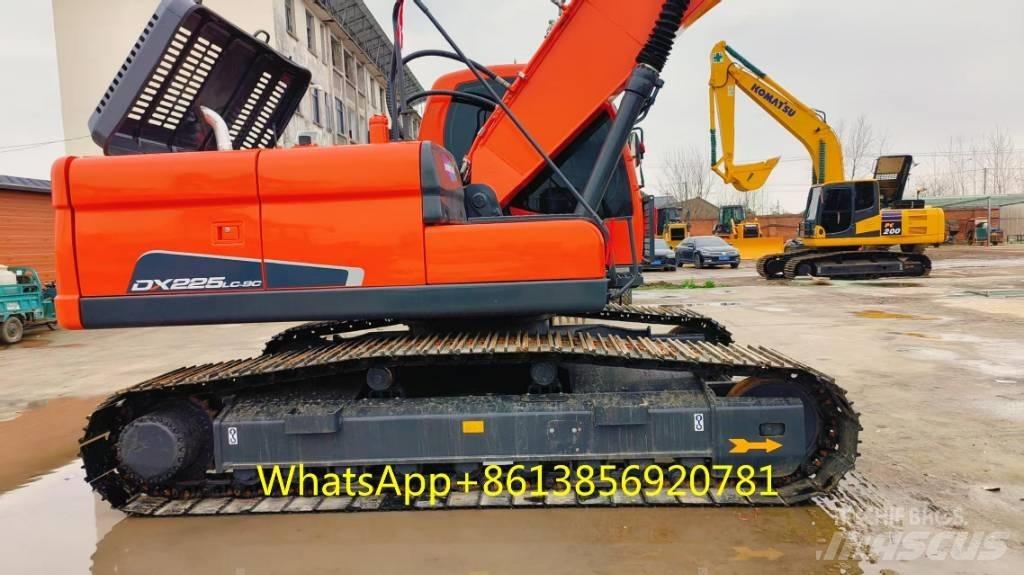 Doosan DX 225 Pásová rýpadla