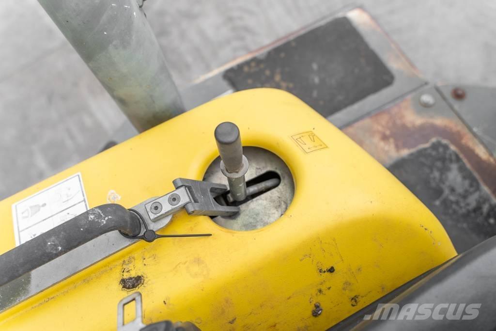 Wacker Neuson 3001 Vyklápěcí dempry