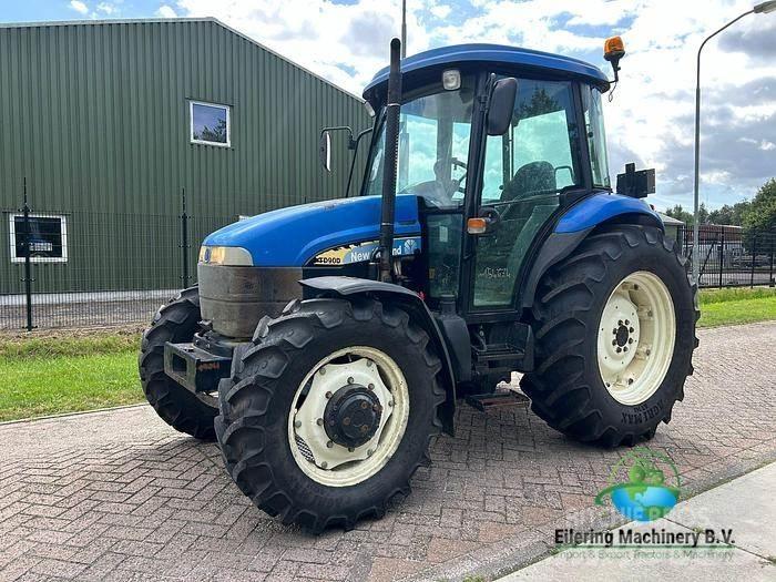 New Holland TD90 D Traktory