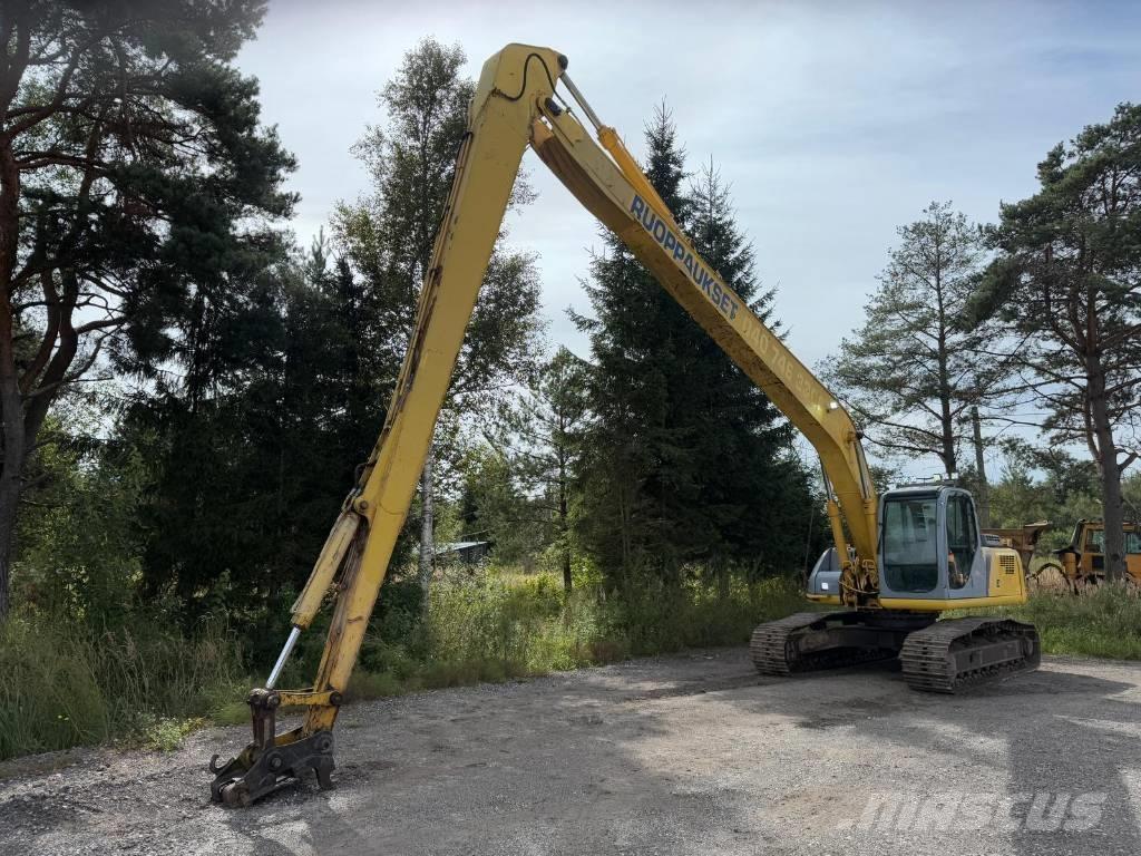 New Holland E 215 Rýpadla s dlouhým dosahem