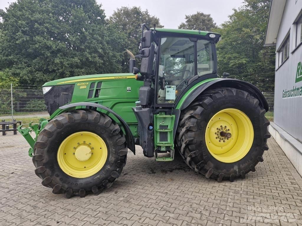 John Deere 6230R Traktory