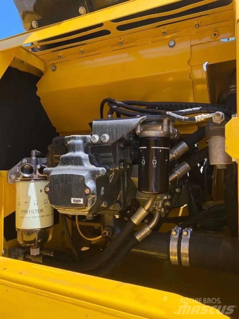 Komatsu pc200- 8 Pásová rýpadla