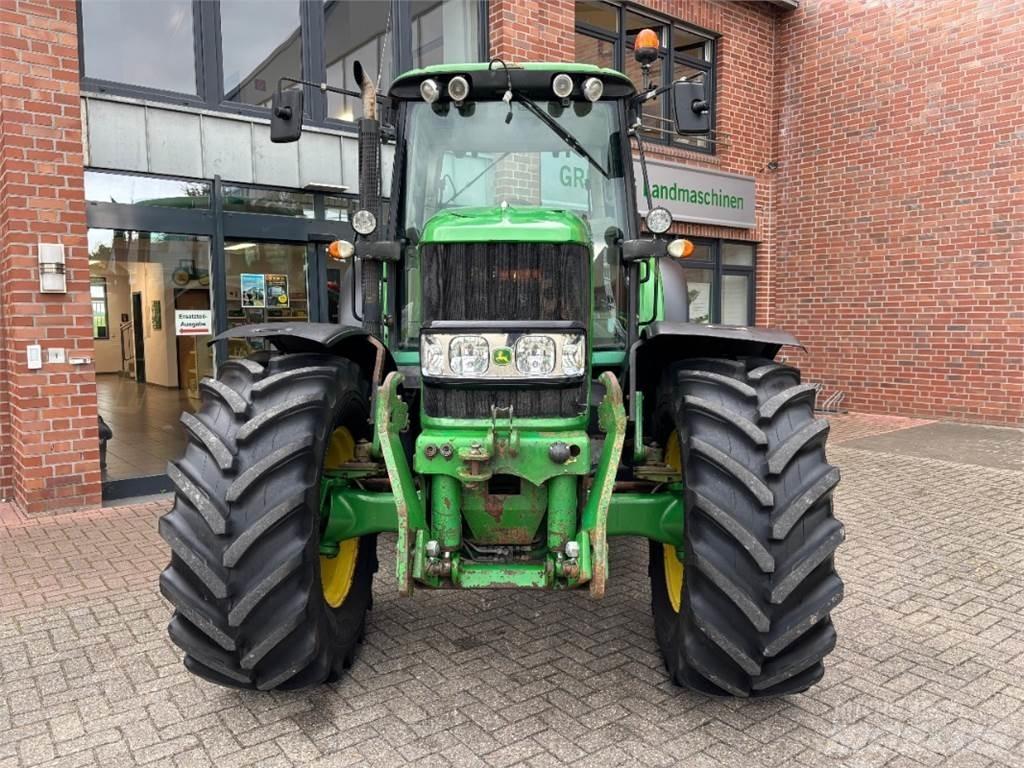 John Deere 6830 Traktory