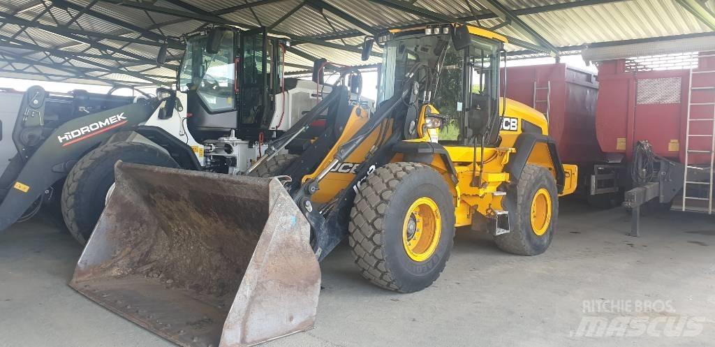 JCB 437 Kolové nakladače