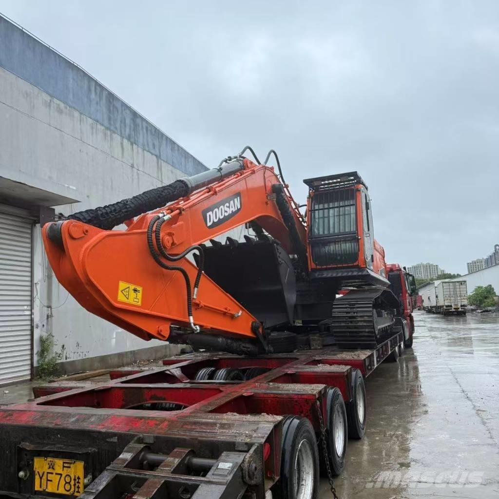 Doosan DX 225 LCA Pásová rýpadla