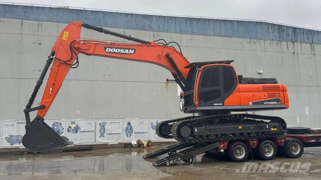 Doosan DX 225 LCA Pásová rýpadla
