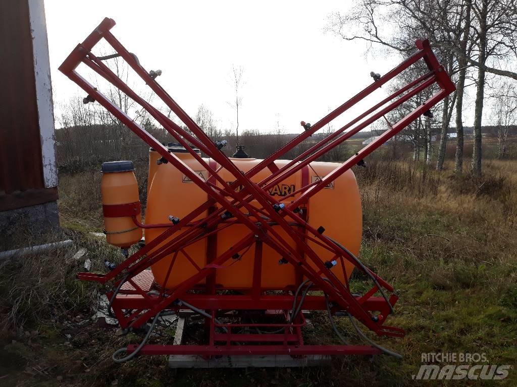 Junkkari 8/700 Nesené postřikovače