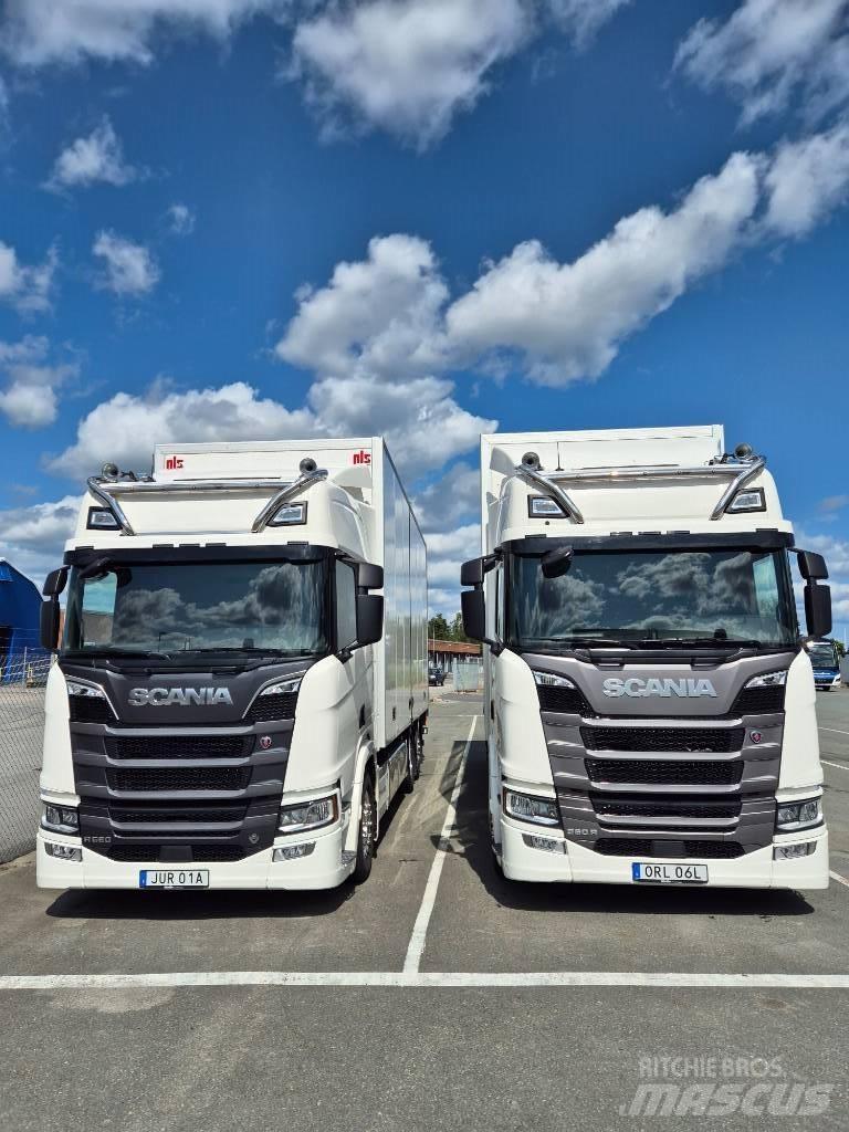 Scania 560R Skříňová nástavba
