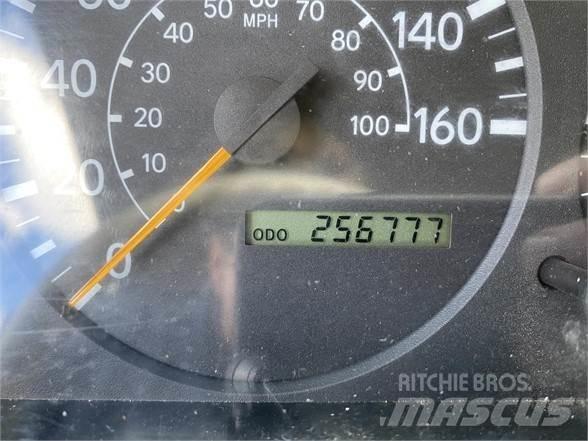 Hino 145 Vozy pro přepravu nápojů