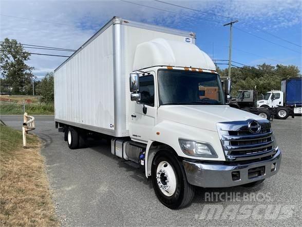 Hino 338 Skříňová nástavba