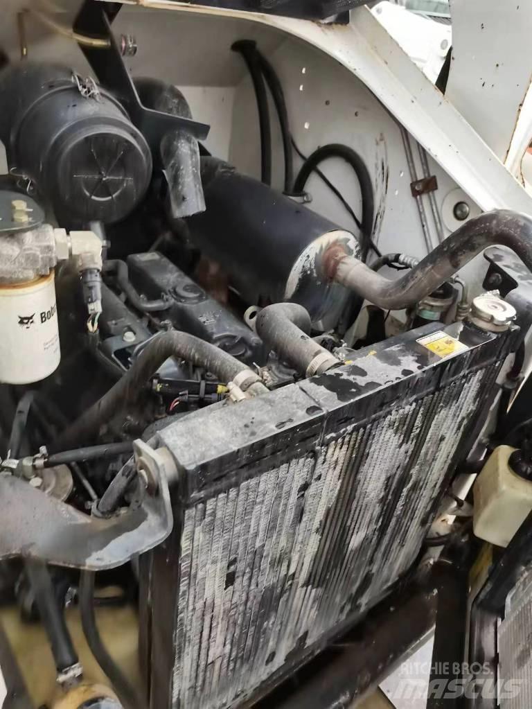 Bobcat S 250 Smykem řízené nakladače