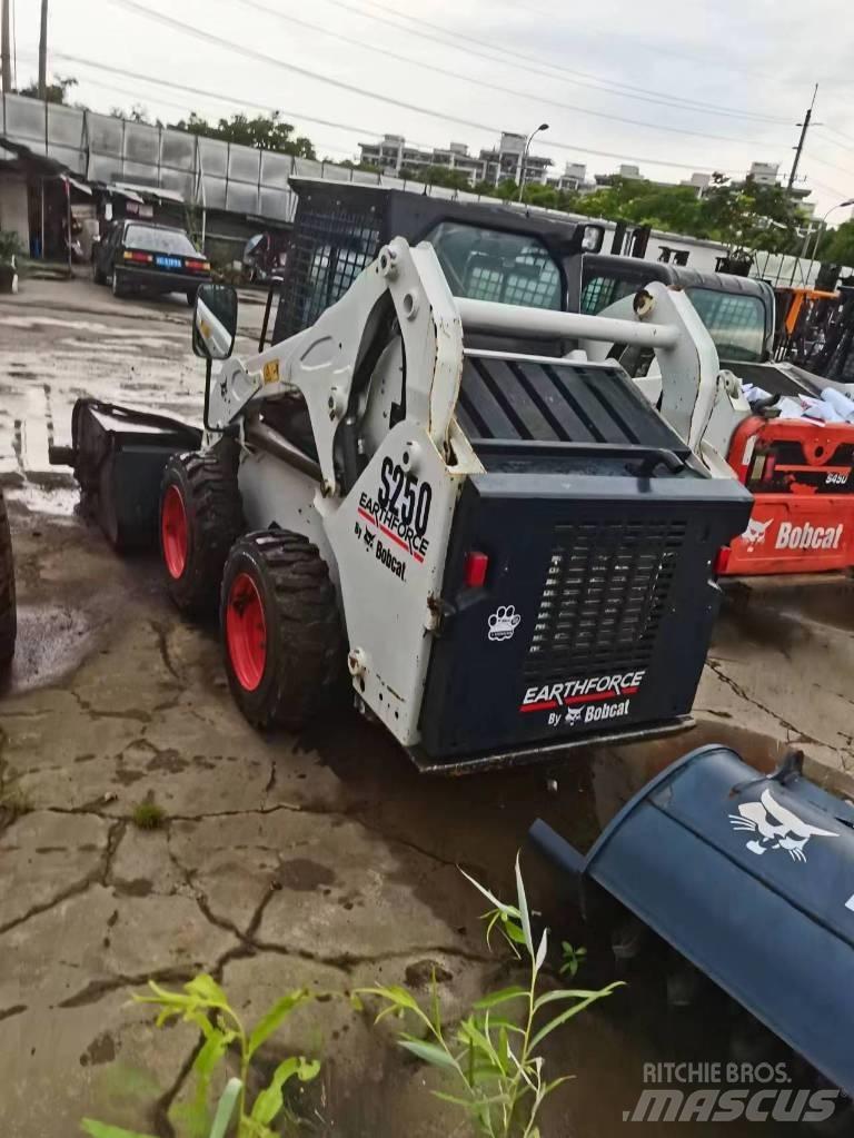Bobcat S 250 Smykem řízené nakladače