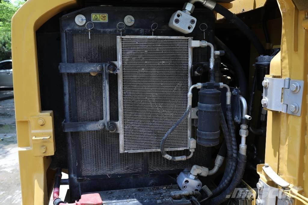 CAT 305.5E2 Mini rýpadla < 7t