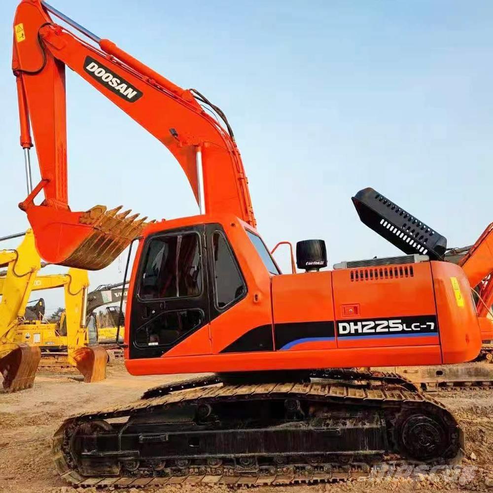 Doosan 225 Pásová rýpadla