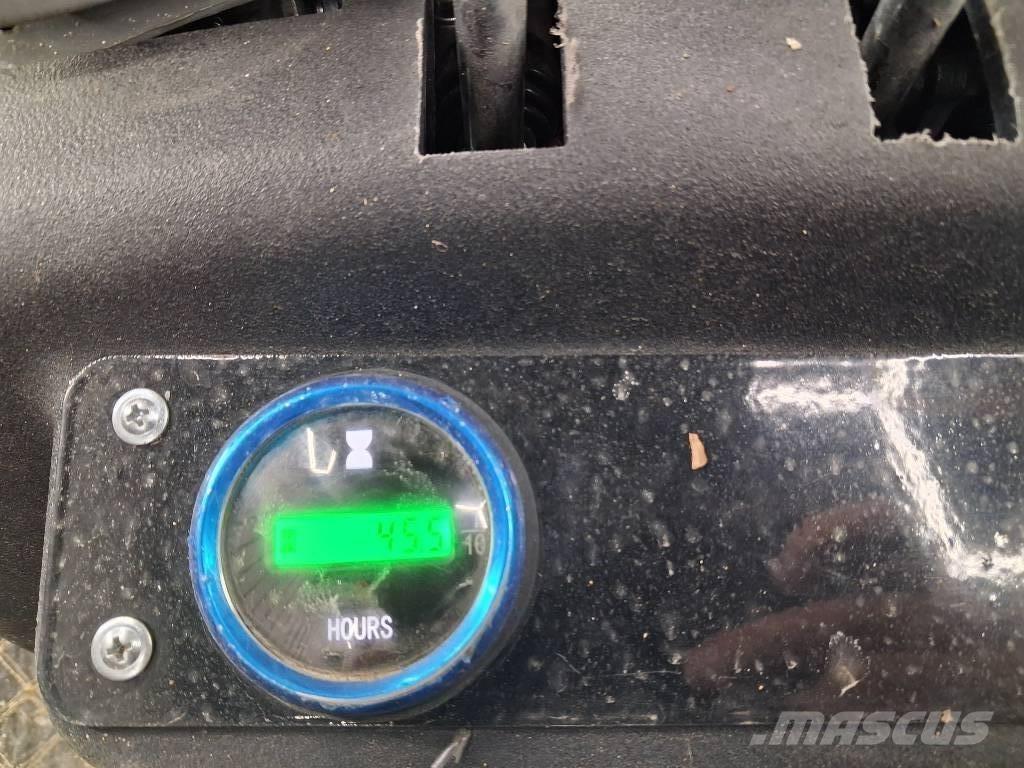 JPC KV12 Mini rýpadla < 7t